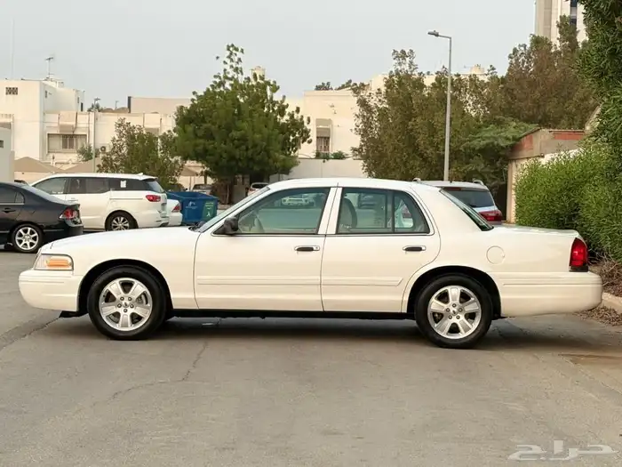 فورد فكتوريا 2012 نظيف 10