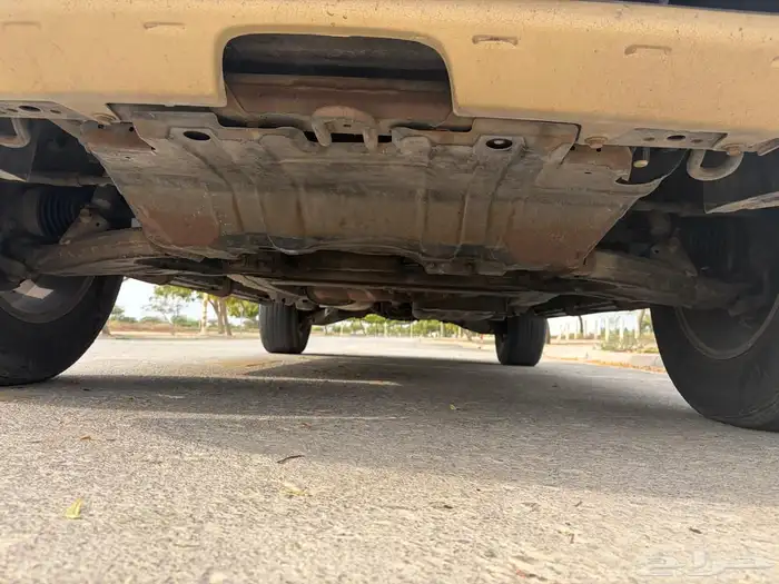 نيسان بلاتينيوم 2010 ذهبي 1