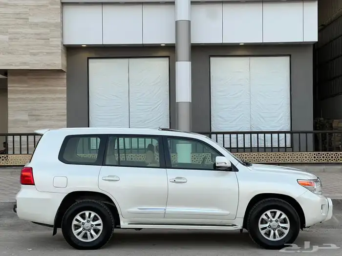 لاندكروزر - 2012 - GXR - سعودي 8 3