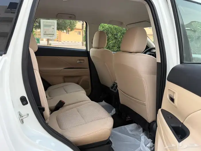 ميتسوبيشي اوتلاندر2020 16