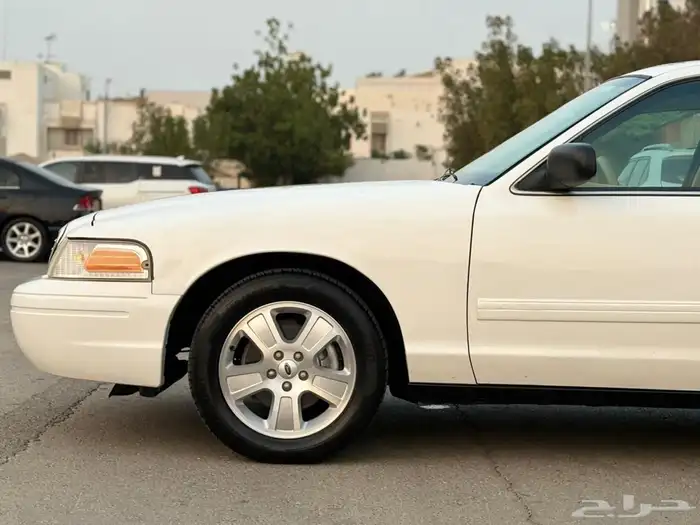 فورد فكتوريا 2012 نظيف 9