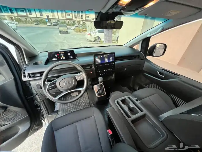 فان هونداي ستاريا 2022 ديزل 12