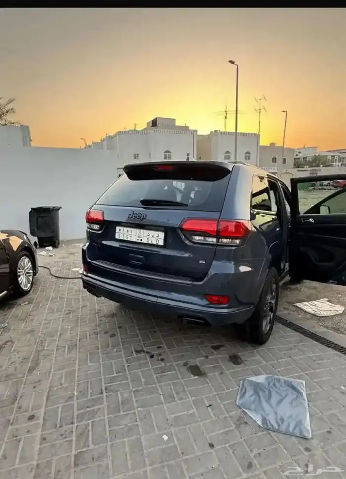 جيب جراند شوروكي 4