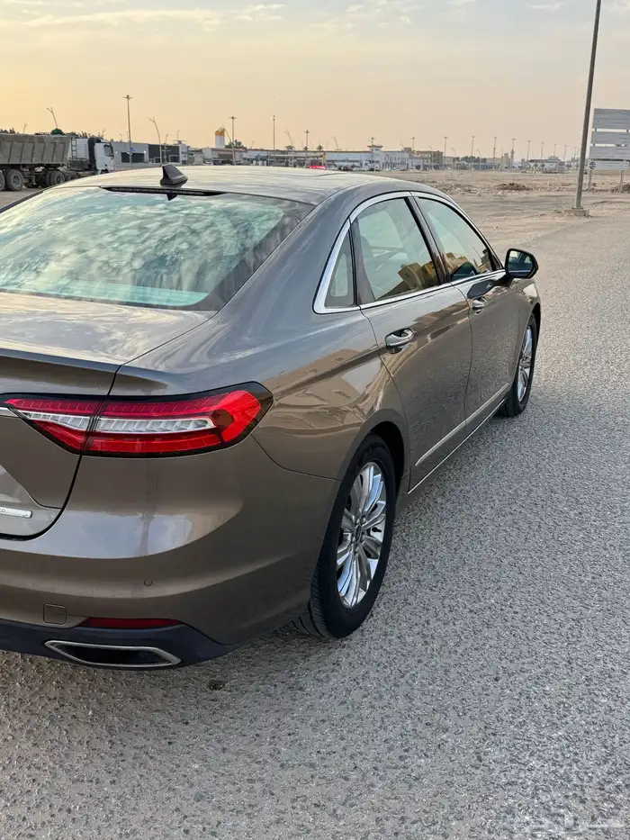 فور تورس اعلاني السابق 5