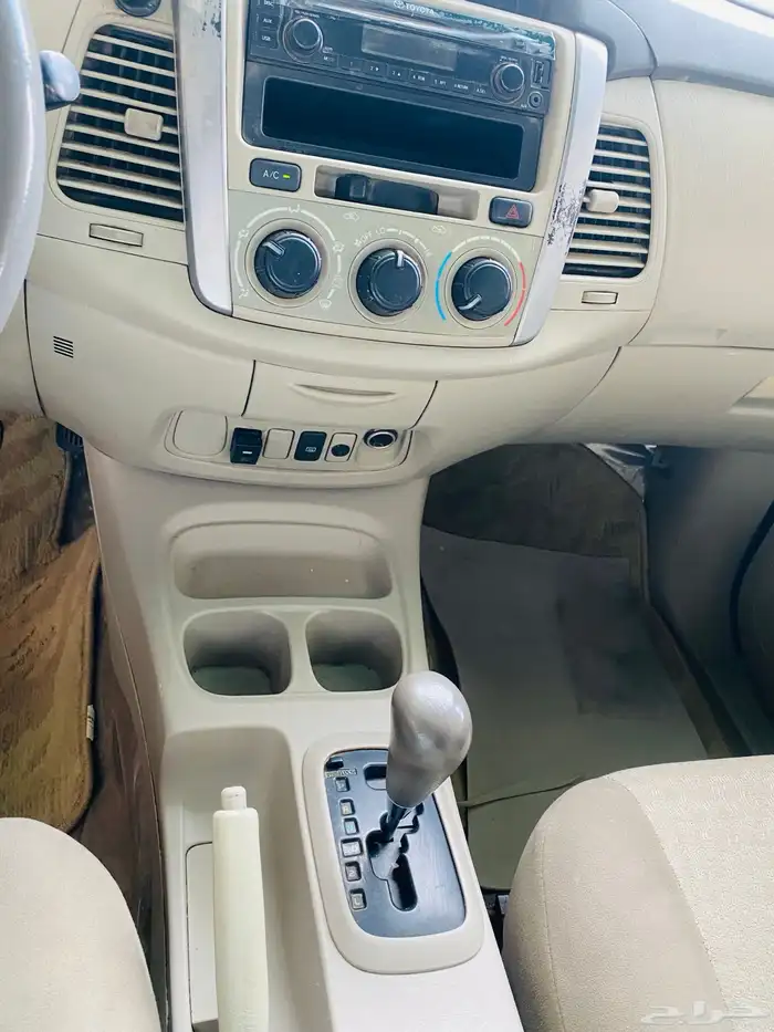 تويوتا انوفا 2015 17