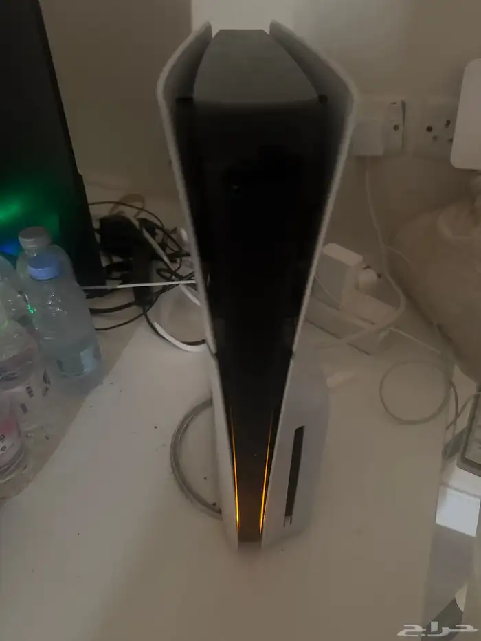 سوني فايف للبيع مع يدتين بس مشكله درفت قير ب يدات 0