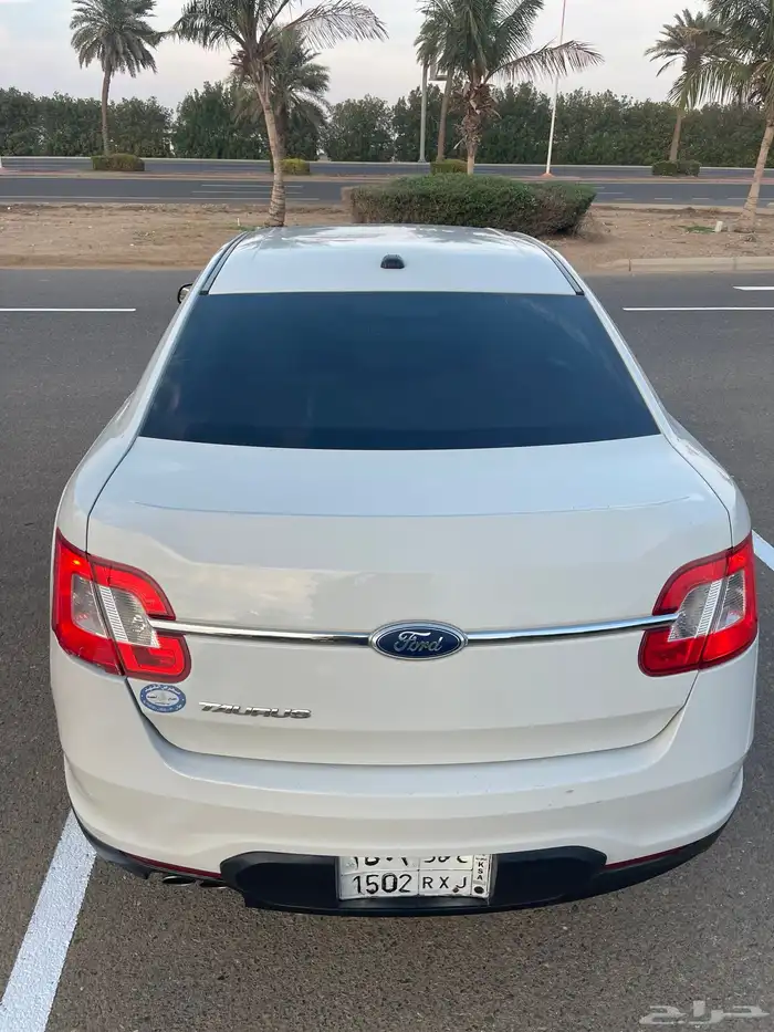 فورد تورس سيدان 2011 10