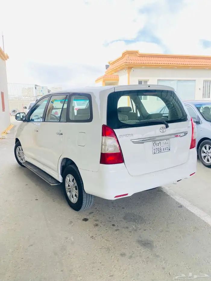 تويوتا انوفا 2015 3