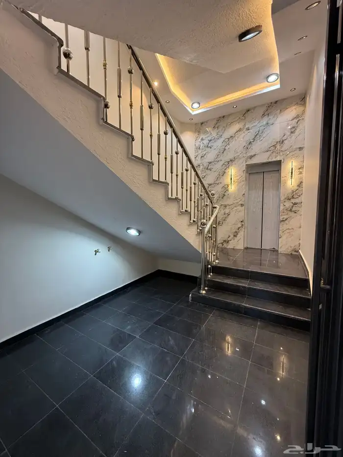 للبيع شقق علويه بمصعد جاهز وسطح خاص ف حي الراقي وسط الخدمات 3