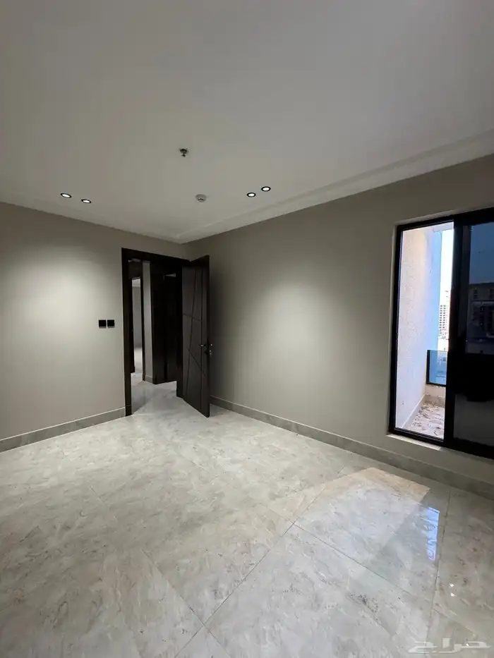 شقة تمليك مطلة على البحر الدمام حي الشاطىء 7