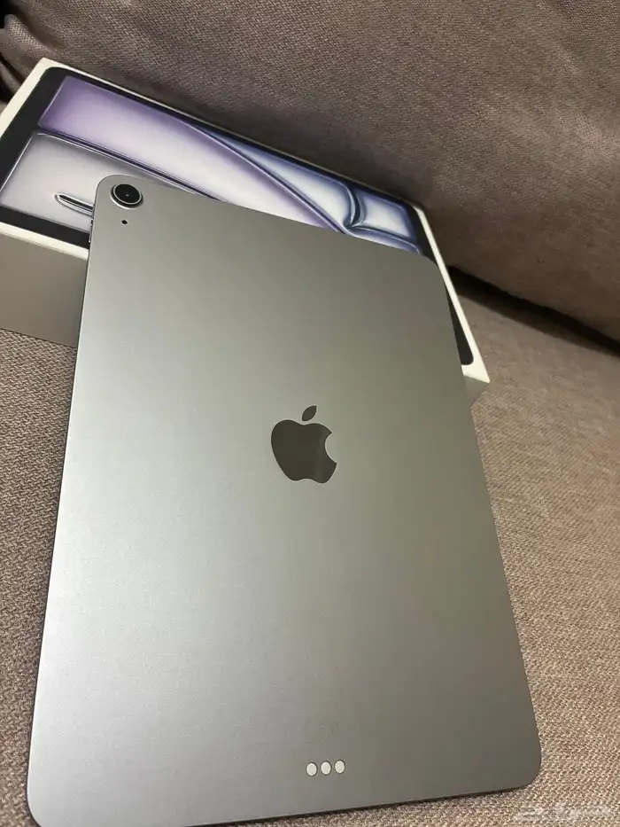 ايباد آير معالج M3 شبه جديد 3