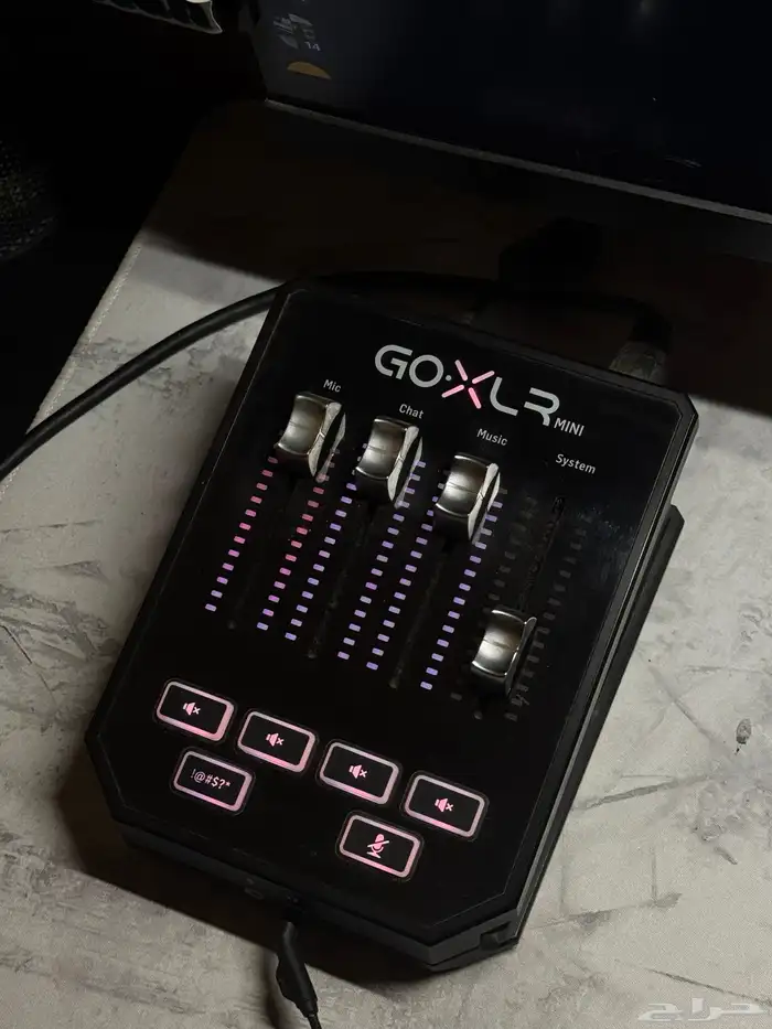 مكسر goxlr و مايك rode وستاند مايك fiffineوشاشةasus للبيع 0