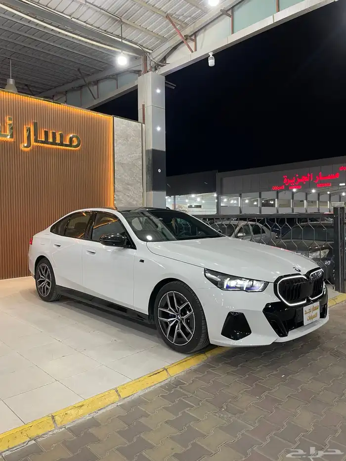 بي ام دبليو 520i موديل 2024 فل كامل kit m 2