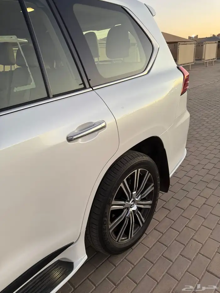 لكزس 2018 سعودي فل 5