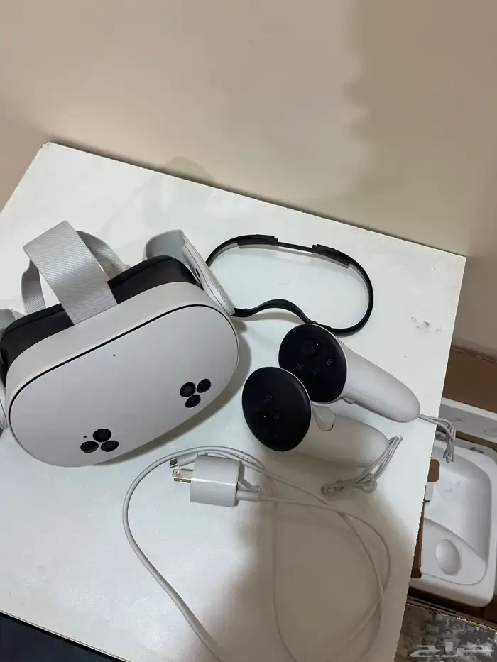 نظاره VR Meta Quest 3S 3