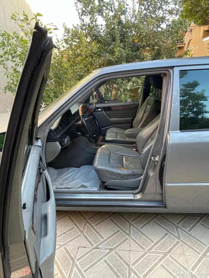 مرسيدس 300E 1991 2