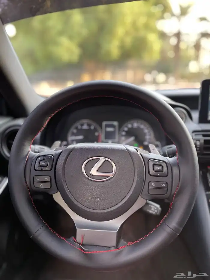 لكزس-IS300-2023(ممشي39الف) 25
