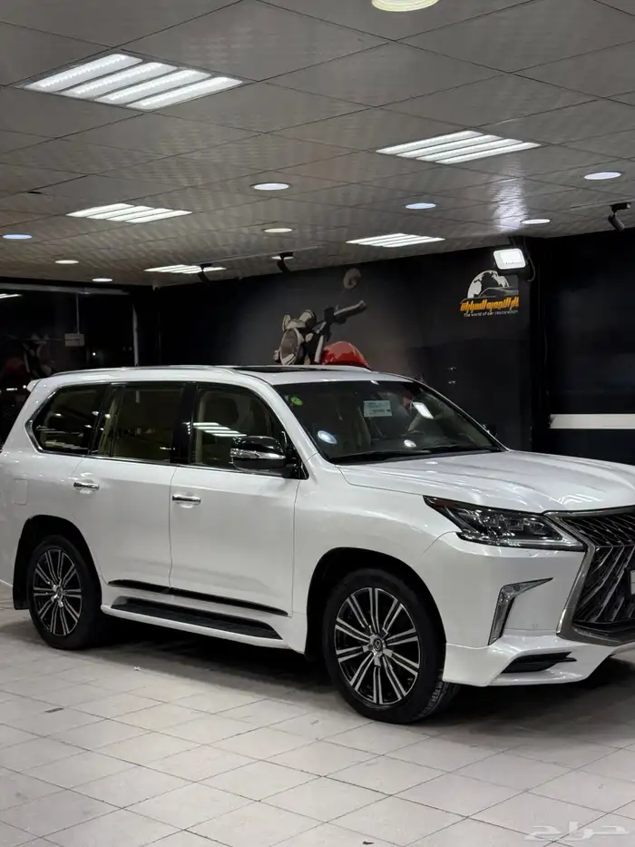 لكزس 2018 سعودي فل 8