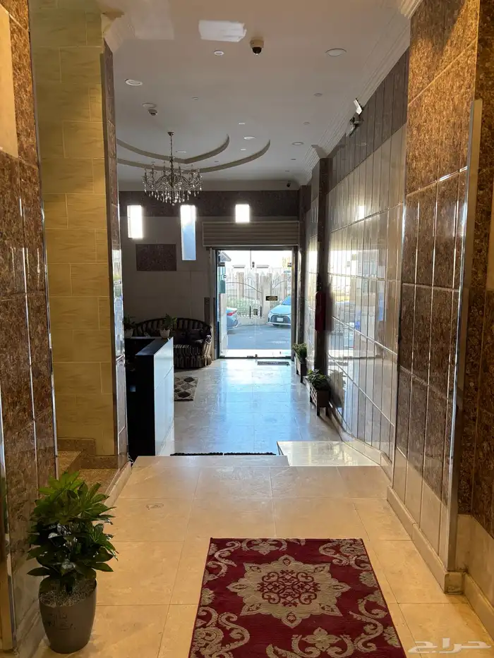 مكتب لإيجار للتقبيل مع بيع الأثاث المكتبي 0