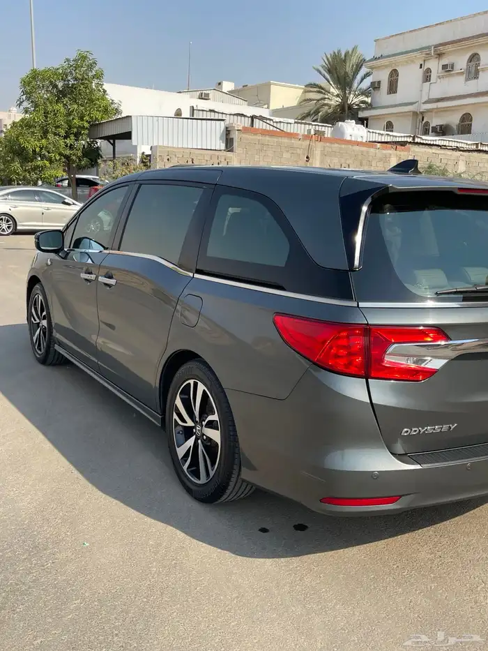 هوندا أوديسي موديل 2019 touring فل الفل 4