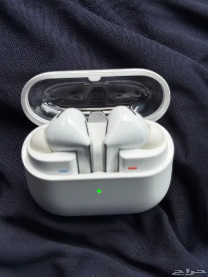 سماعات أذن جالكسي اصلية ماستخدمت الا أيام قليله 0