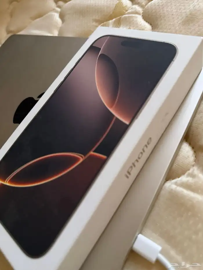 ايفون 16 برو ماكس ذهبي 19