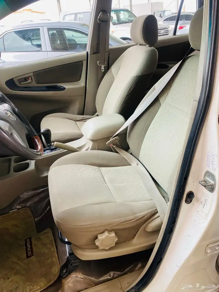 تويوتا انوفا 2015 12