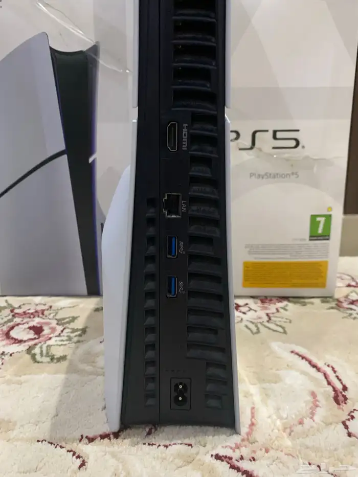 بلايستيشن 5 مدخل CD نسخة السلم 1 تيرا مع يد وجميع ملحقاته 4