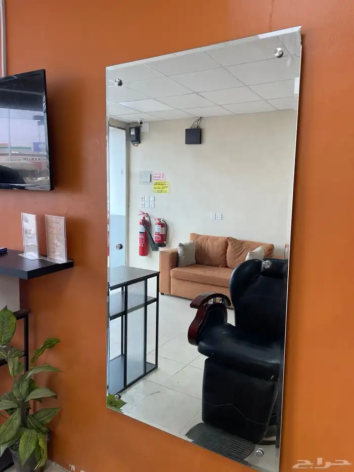 للبيع ادوات محل حلاقة 8