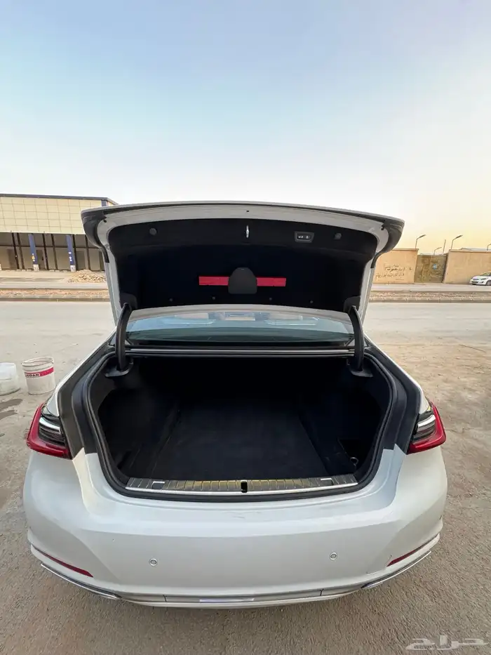 بي ام دبليو 2021 730 12