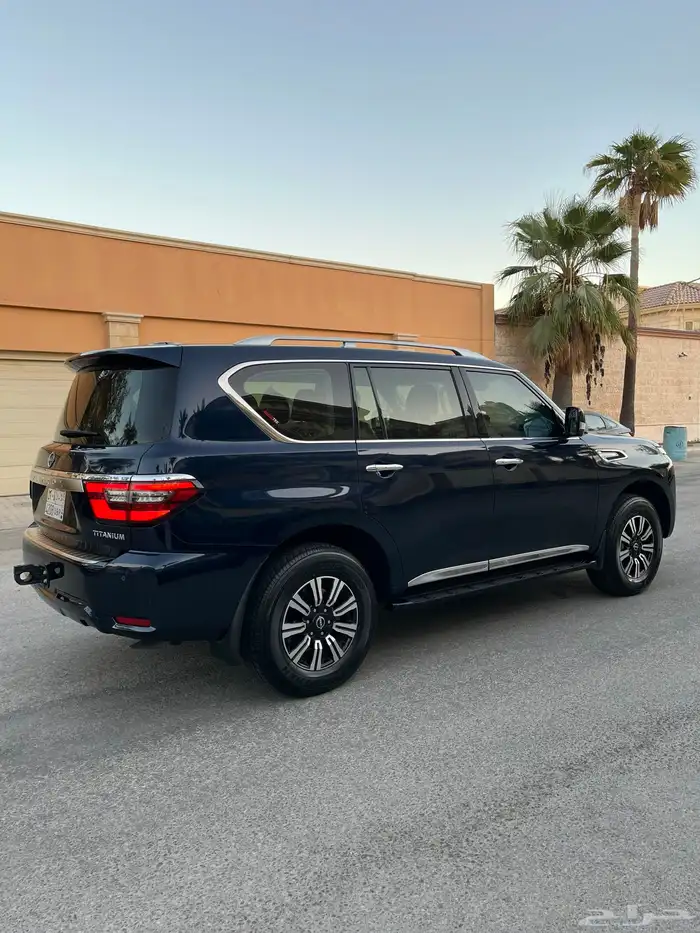 للبيع نيسان باترول تيتانيوم 2022 مخزن 5