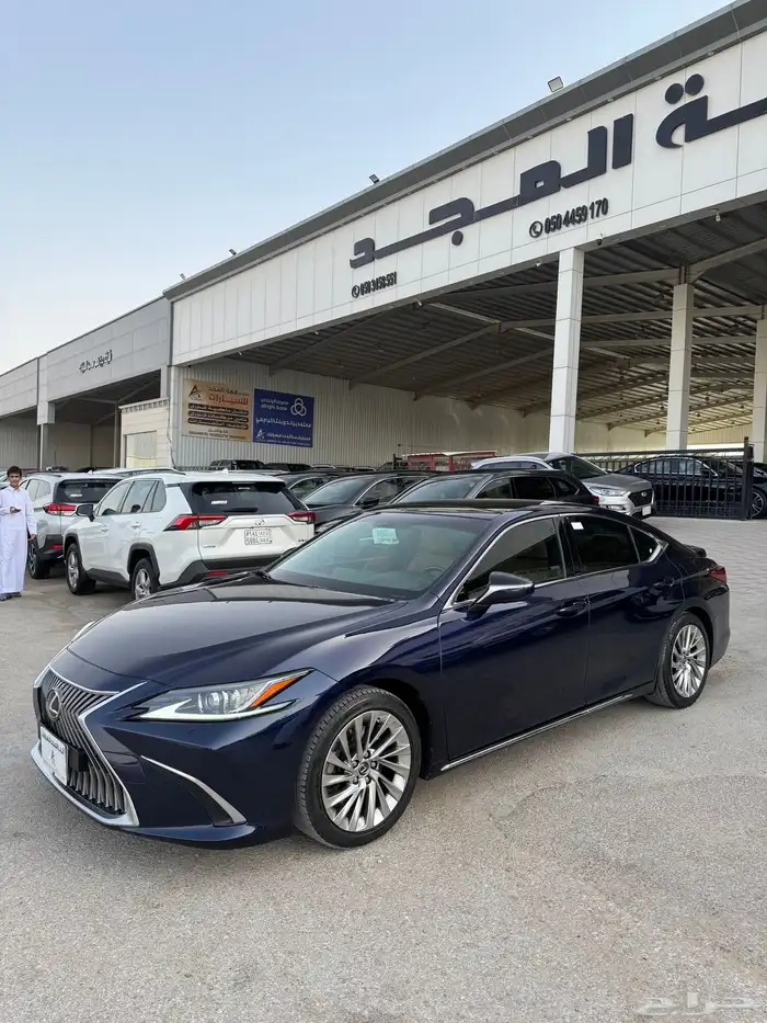 للبيع لكزس 2019 - ES350- سي سي بحالة الوكاله 2