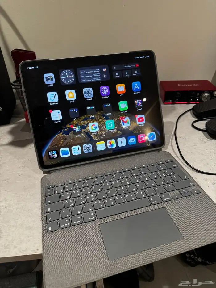 Logitech Combo iPad Pro 6th Generation 2