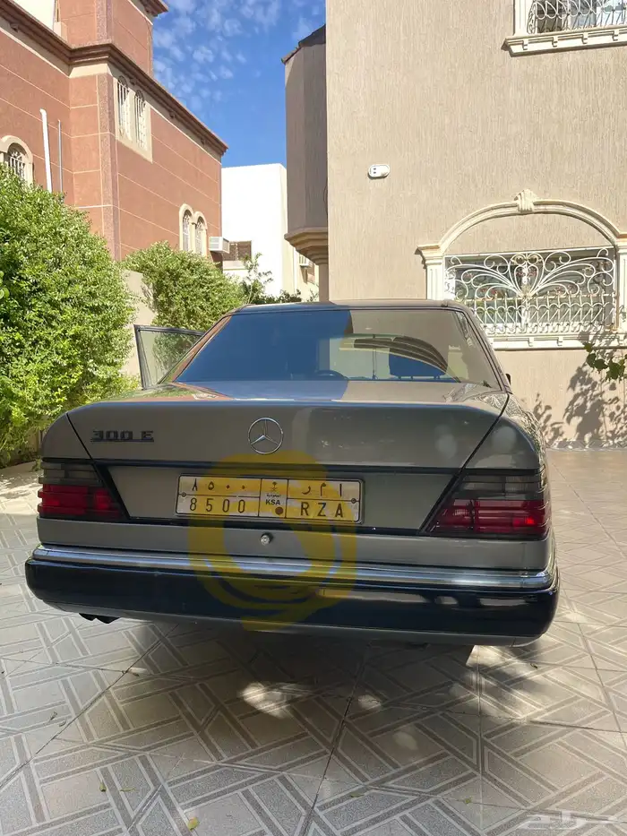 مرسيدس 300E 1991 18