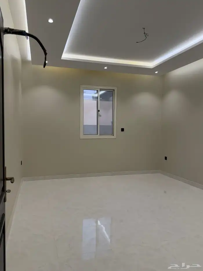 للبيع فلة دور وملحق على أرض كاملة حي الحمدانية 22