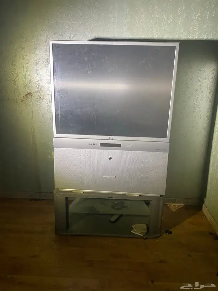 اثاث عماره عباره عن مكاتب و خزان ومكيفات وغيرها 3