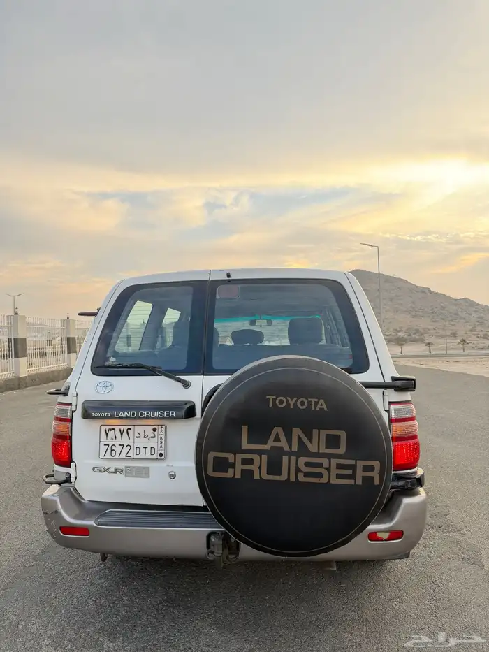 لاندكروزر صالون GXR 2000 8