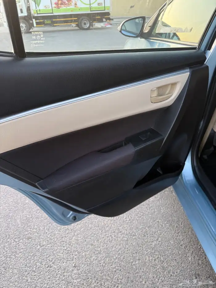 كورولا 2016 XLI - عداد 348 الف كم 7