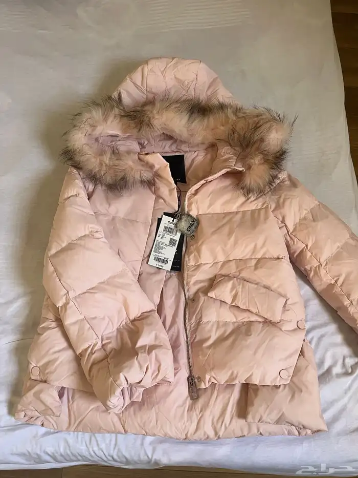 جاكيت نسائي محشو زغب البط 80   وفرو طبيعي 2