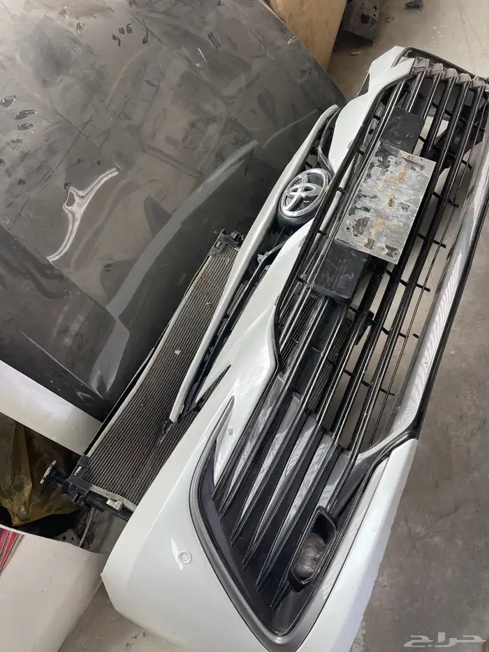 صدام كامري ابيض للبيع 2024 2