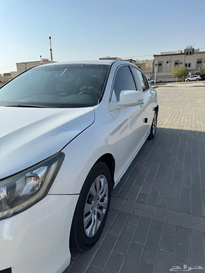 للبيع هوندا اكورد موديل 2013 ستاندر سعودي 1