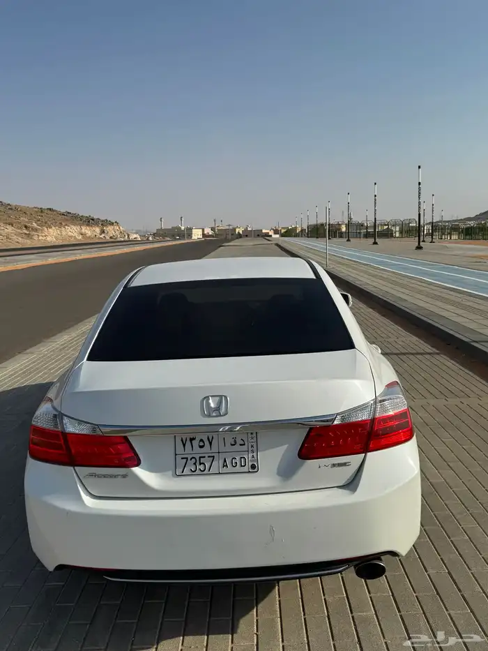 للبيع هوندا اكورد موديل 2013 ستاندر سعودي 4
