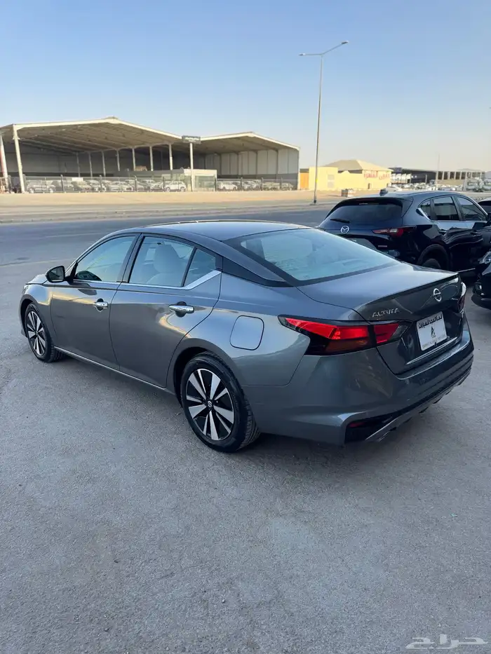 للبيع نيسان التيما 2022 نص فل بحالة الوكاله 4