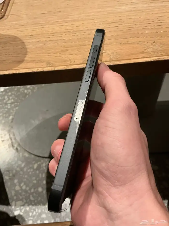 15 برو ماكس تيتانيوم اسود مستعمل 3