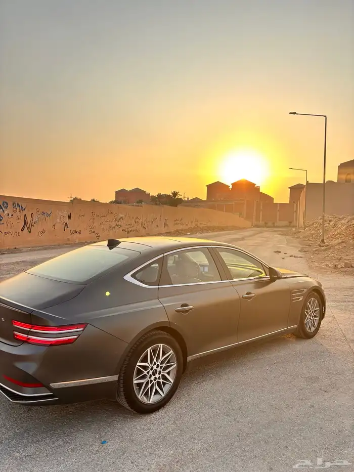 جنسس 2025 G80 12