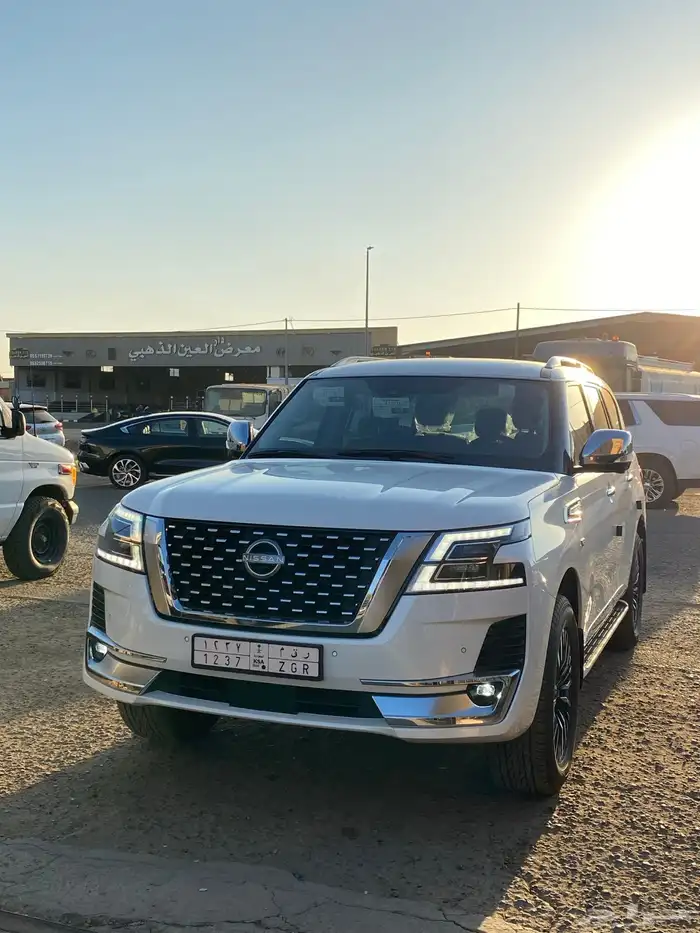 باترول بلاتينيوم 2023 V6 فل كامل مخزن 8