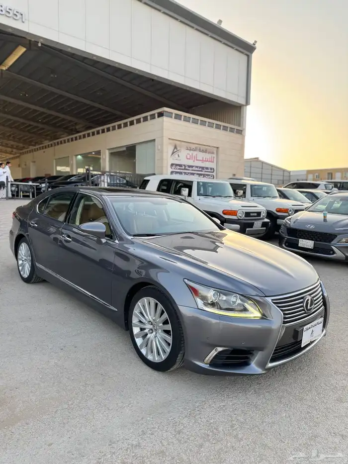 للبيع لكزس2013 - LS460- شورت بحالة الوكاله 1