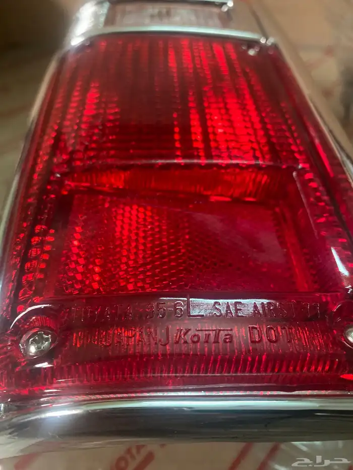 اسطبات خلفيه هايلكس 83 5