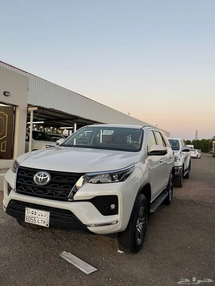 للبيع فورشنر 2023 سعودي 6 سرندل بحالة الوكالة 2