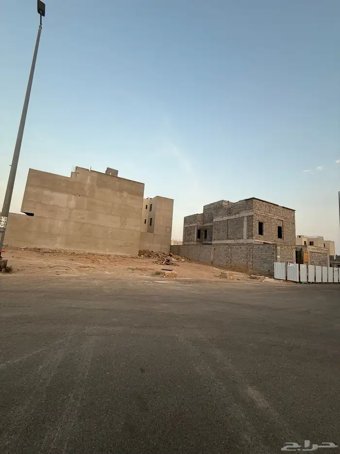 للبيع ارض في مخطط النبلاء م250 شارع 16 غربي خلف نفط 27